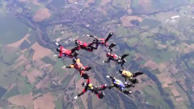 PARACHUTISME - CHAMPIONNATS DE FRANCE VICHY 2013 - VR8 « Just Kind Air Le Blanc Saut6»- 11aout13