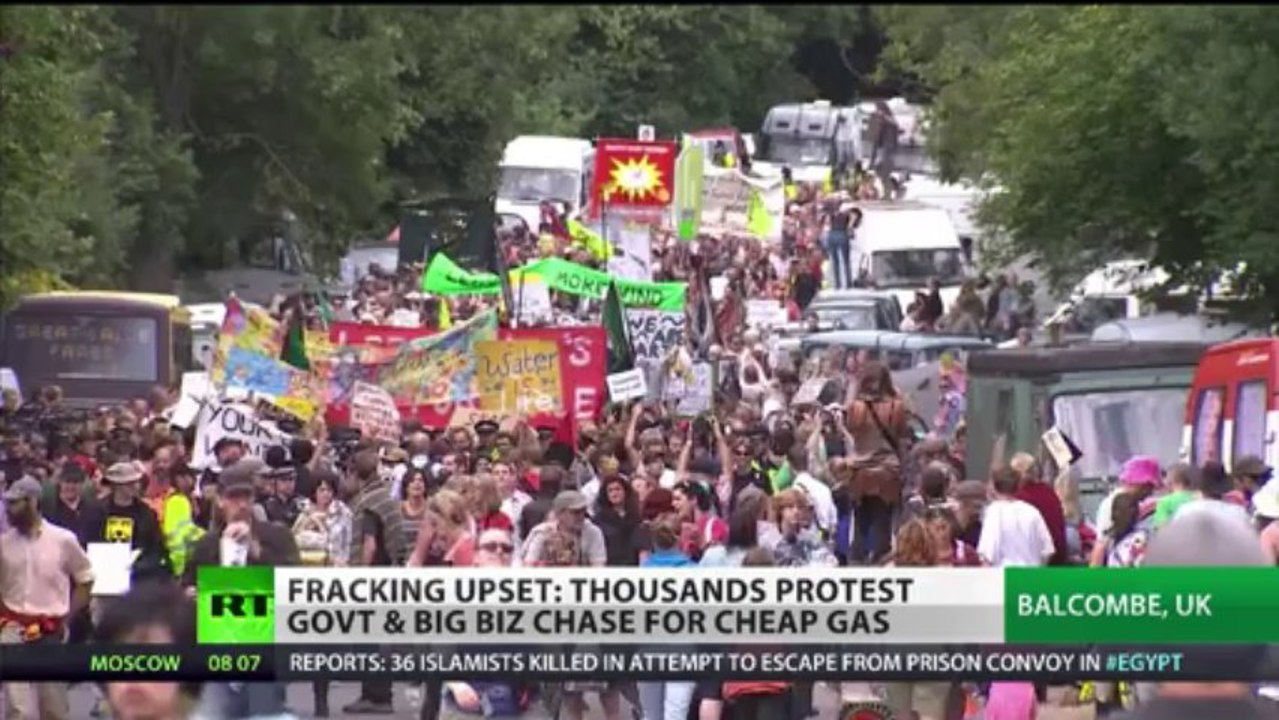 'Frack Off!': 1,000s protest shale gas drilling in UK, fear eco-disaster