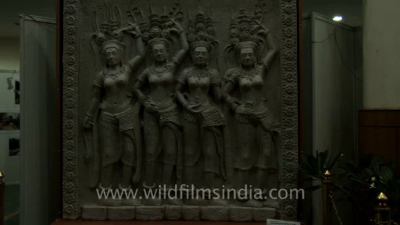 Korean contest-apsarses,angkor wat