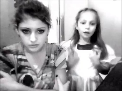 je communique avec ma petite cousine (y)