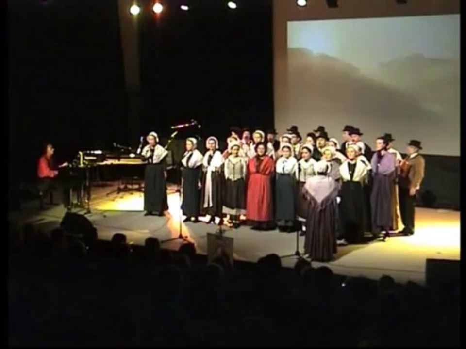 "Le Petit Pierre" par François-René Duchable et l'Echo de nos Montagnes / Folklore de Savoie