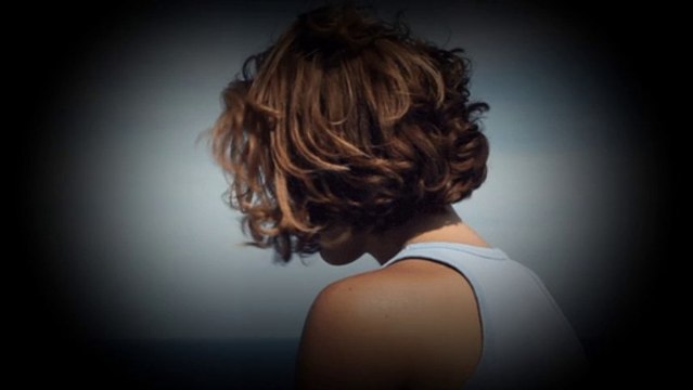 Zeki Müren - - Hastayım yaşıyorum görünmez hayâliyle