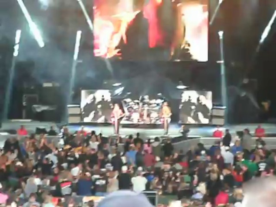 ZZ Top - Sharp Dressed Man (Live) (August 14th, 2013)