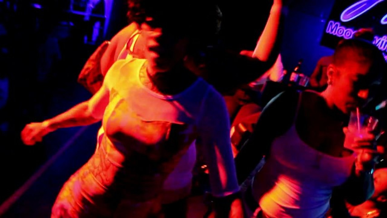 CHE MACK FROM LOVE N HIPHOP HOST MOODSWING IN DELAWARE