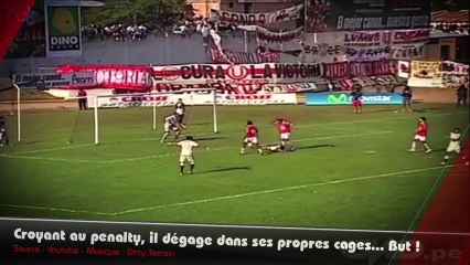 Ce défenseur dégage dans ses cages croyant au pénalty... But contre son camp !