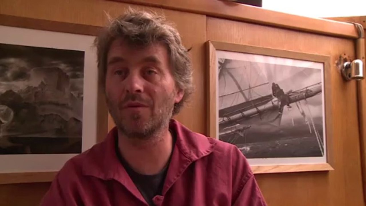 Les scientifiques révisent le programme des stations, en vue du passage retardé du Cap Tchélyouskine © A.Deniaud/francetv nouvelles écritures/Thalassa/Tara Expéditions