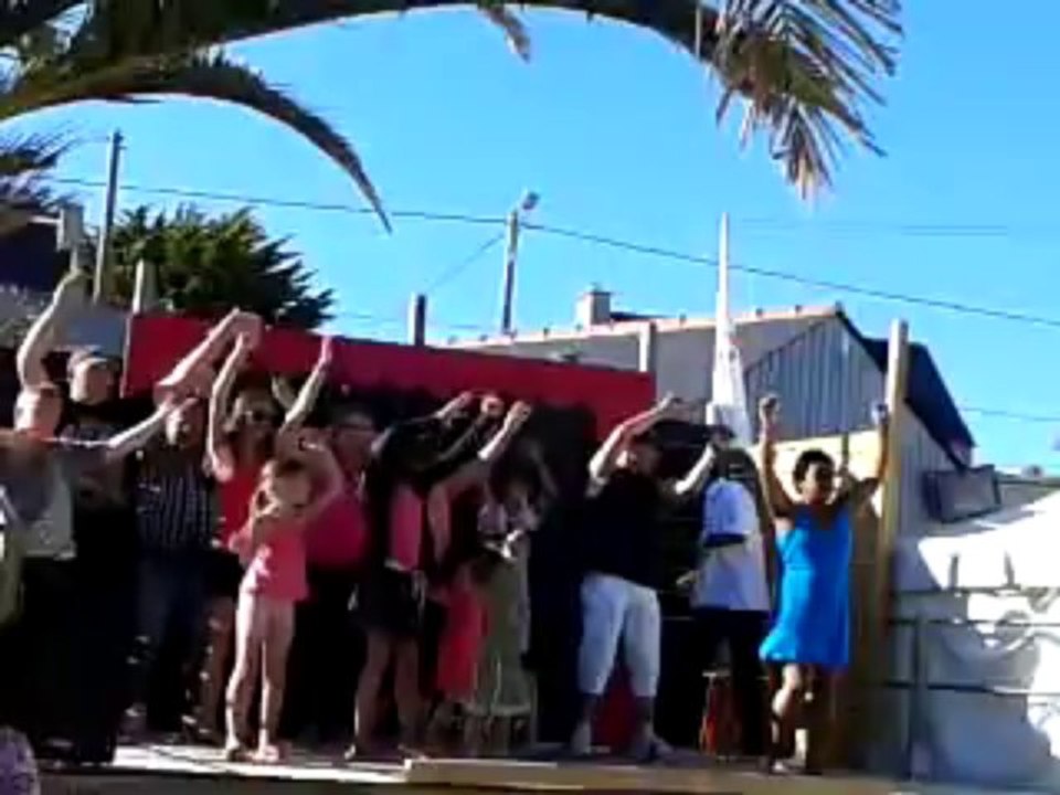 la danse du camping la baie du kernic  "li tourner"