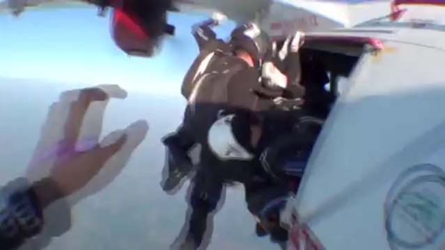 PARACHUTISME-CHAMPIONNAT EUROPE COUPE MONDE BOSNIE 2013 : VR4 Open Saut 10 ©FAI