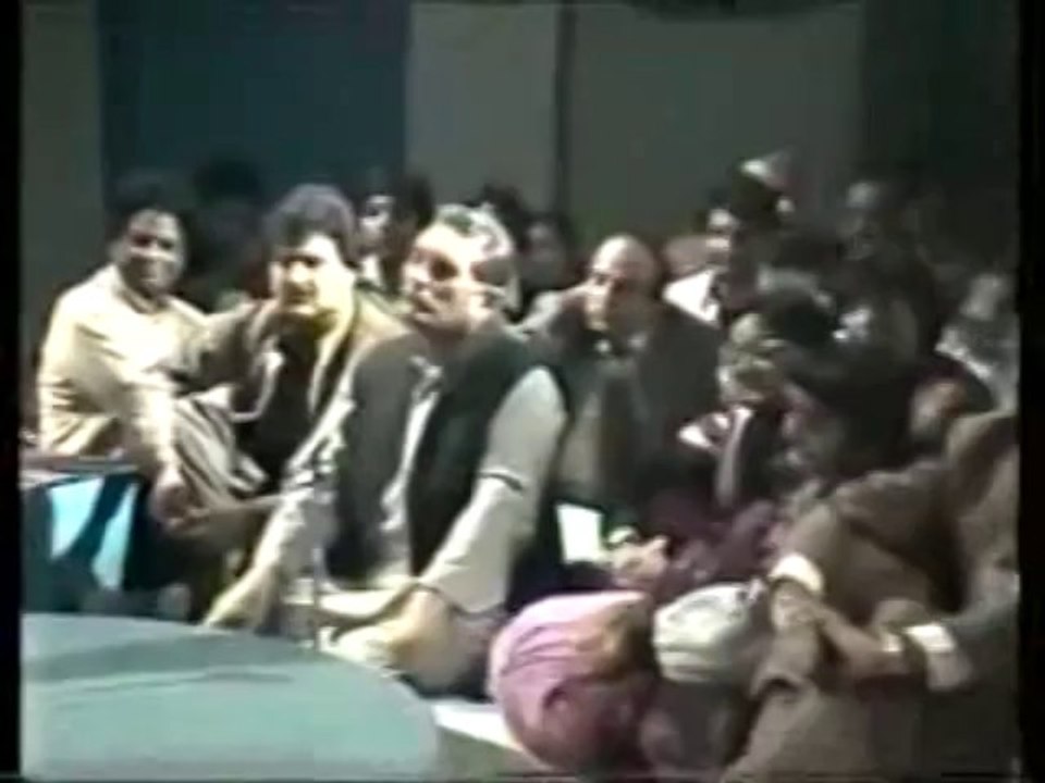 IQBAL BANO live - DASHT-E-TANHAI MEIN