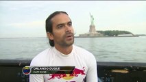 Super tuffo dalla baia di New York per Orlando Duque