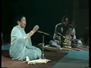 IQBAL BANO live - MOHABAT KARNE WALEY KAM NA HOON GE
