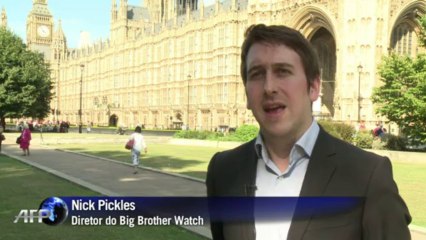 Brasileiro detido em Londres aciona justiça