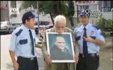 Atatürk portresini asacak yer bulamayan adam