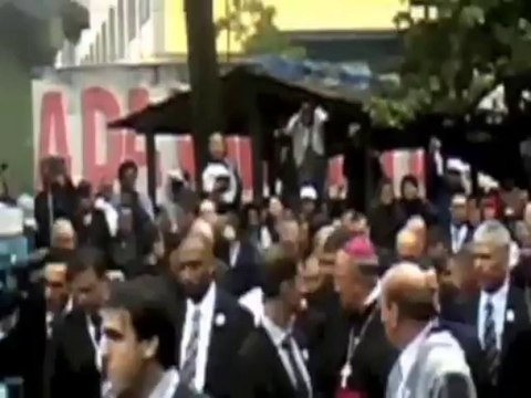 Papa não entrou na Assembleia de Deus