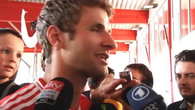 Lederhosen-Pep! Trachten-Auftakt beim FCB