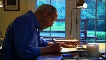 U.S. crime writer Elmore Leonard dies at 87