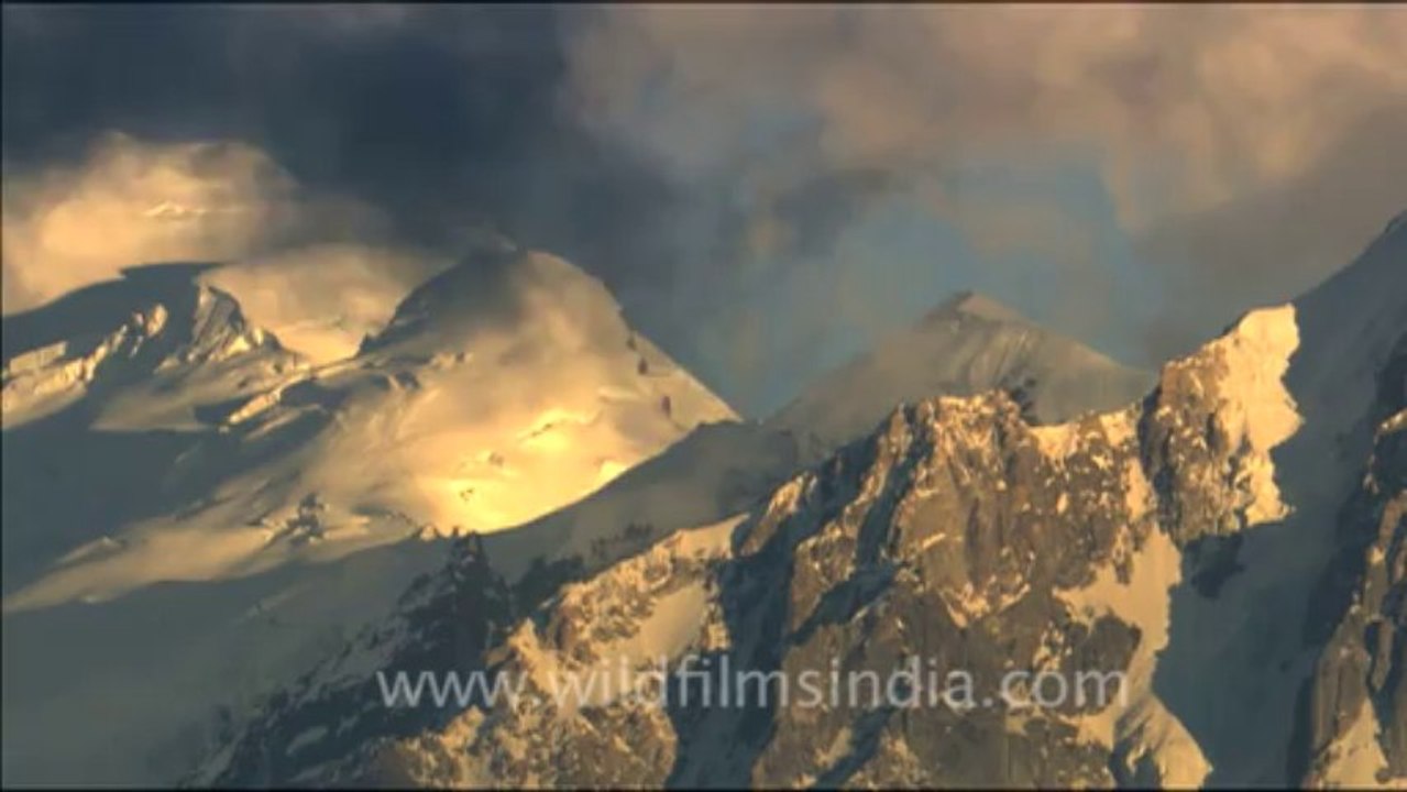 1707.Gangotri, Srikantha peak time lapse - fantastic!