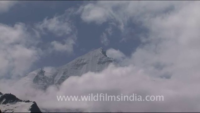 1725.Clouds over Bhagirathi peaks, Uttarakhand