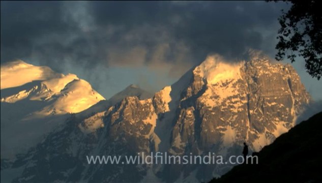 1781.Srikantha and time lapse of clouds