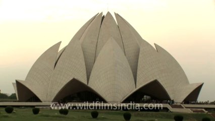 2283.Time Lapse of Lotus Temple in Delhi