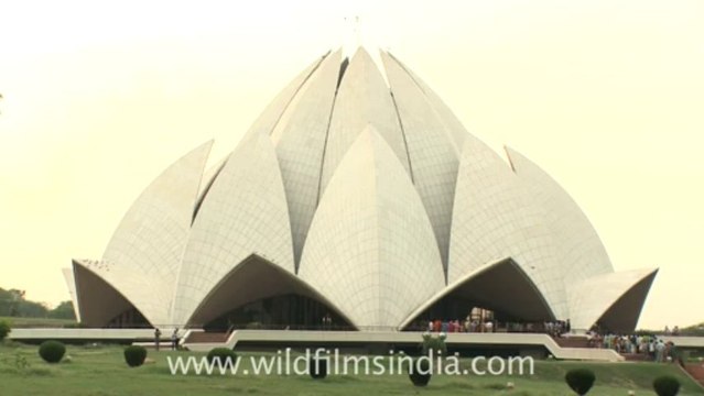 2286.Time lapse of Lotus temple