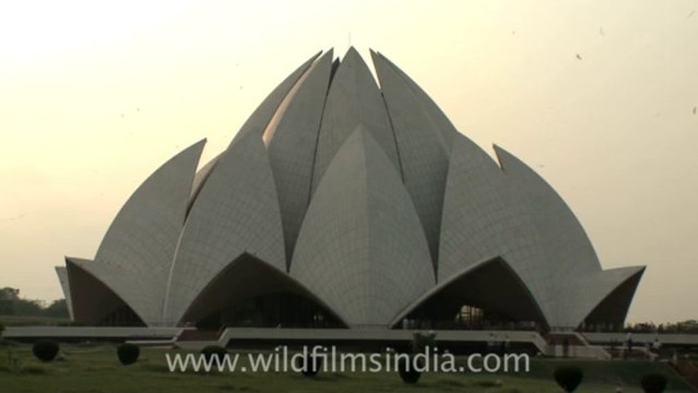2315.Lotus temple of New Delhi in fast motion
