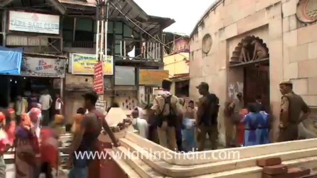 2340.Policemen guard a temple, time lapse