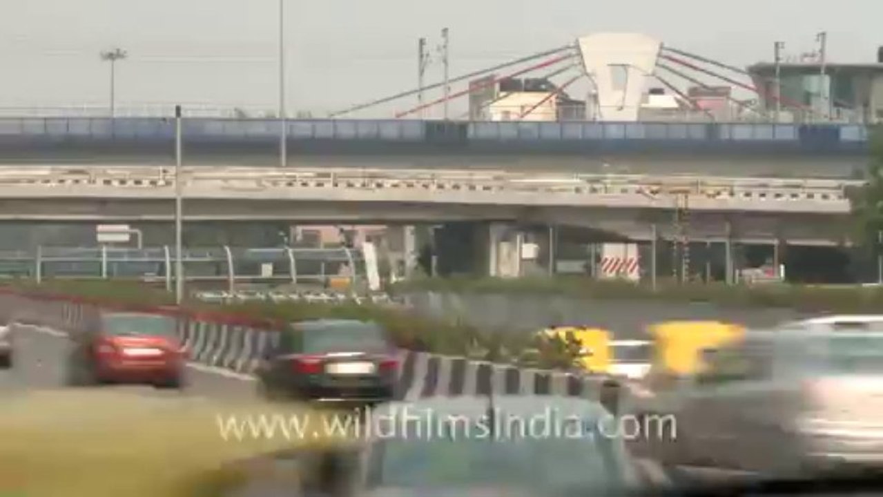 2486.Time lapse of Moolchand Traffic