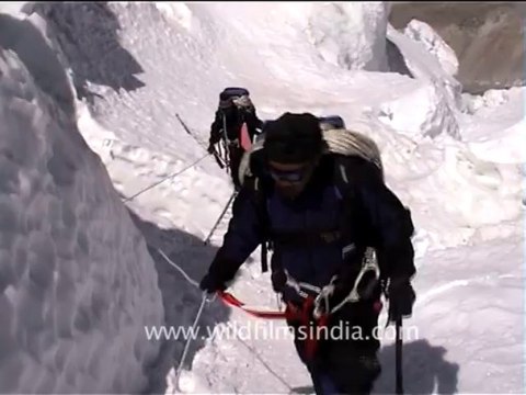 2508.Crossing a Ravine, Everest