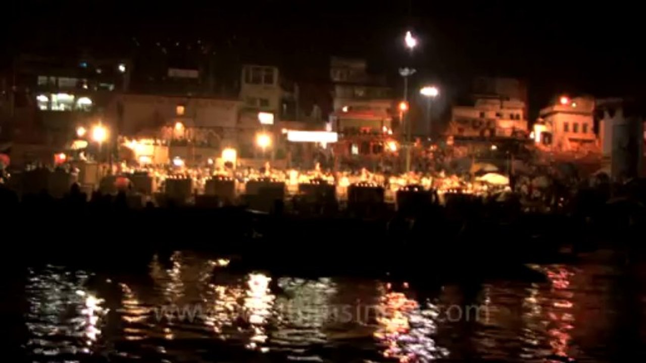 2571.Maha Aarti in Varanasi