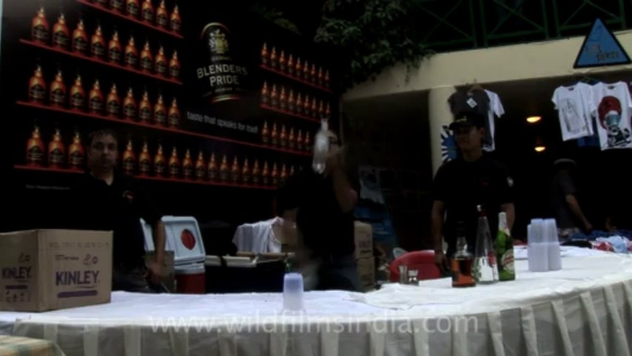 2677.Juggling in Escape festival