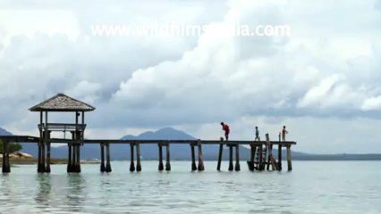 402.Kids fishing in Thailand