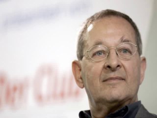 Parallel stories: Summer Novel Review by Yoel Goldenberg