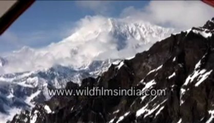 Download Video: Snow covered mountains-MPEG-4 800Kbps