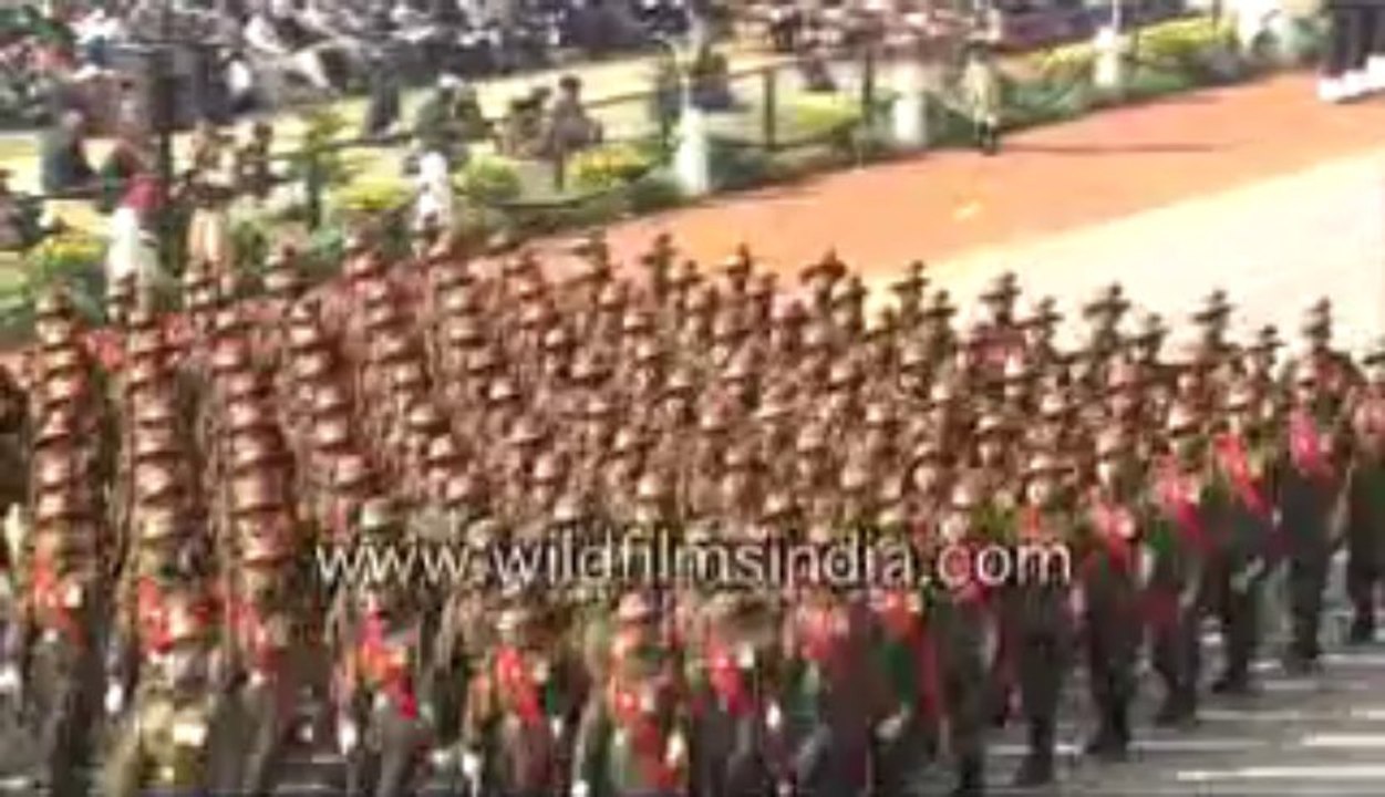 soldiers marching(republic day)-MPEG-4 800Kbps
