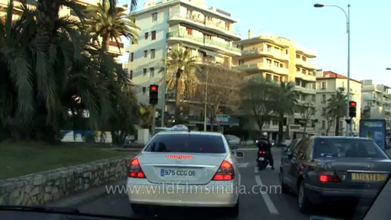 Cannes-tape 1-hdv-607-Driving in Le Cannent city