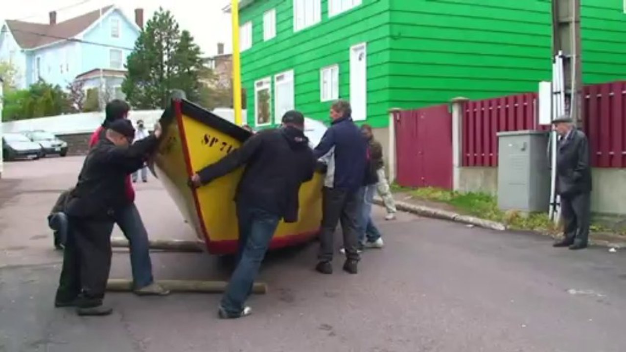 descente d'un  doris à la mer 6 juin 2010 HD1080