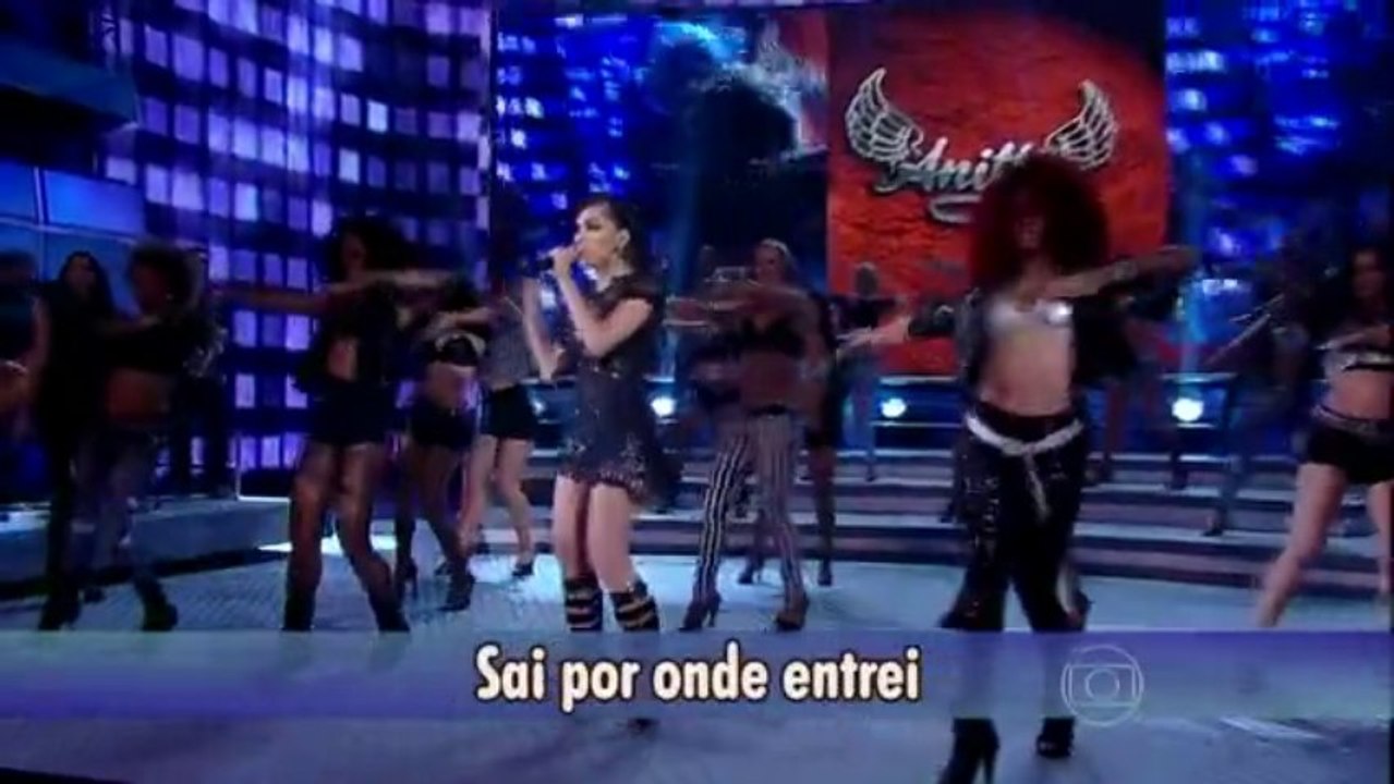 Anitta canta Show das Poderosas no Domingão do Faustão