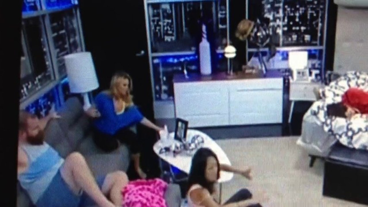 Aaryn accidently drinks Nail polish remover BB15