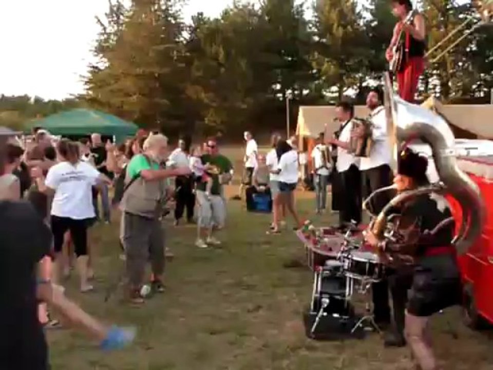 après  journée de conférence détente et humour avec cie ptit vélo