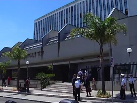 TG 21.08.13 Stupri a Lecce, vertice in Prefettura