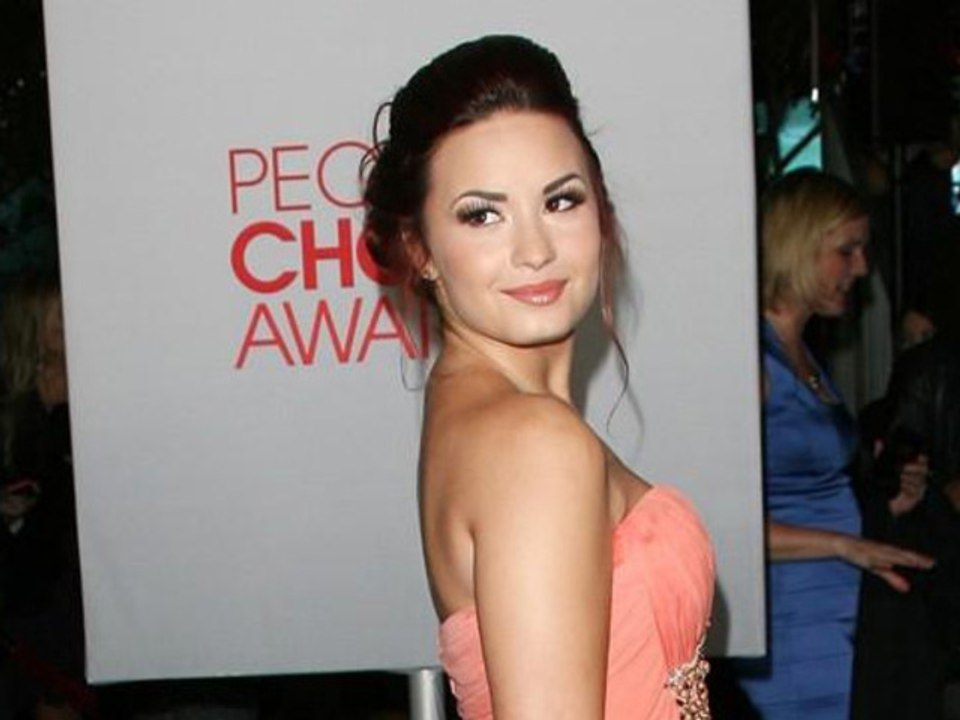 Demi Lovatos Bare Photos Leaked