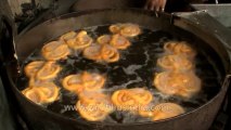 Chandni chowk-jalebi making-4-how to make jalebi