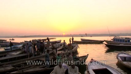 Varanasi-Ghat-Market-Shivratri-tape-7-23