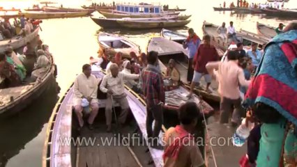 Varanasi-Ghat-Market-Shivratri-tape-7-25