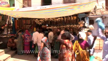 Varanasi-Ghat-Market-Shivratri-tape-7-4