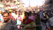 Varanasi-Ghat-Market-Shivratri-tape-7-56