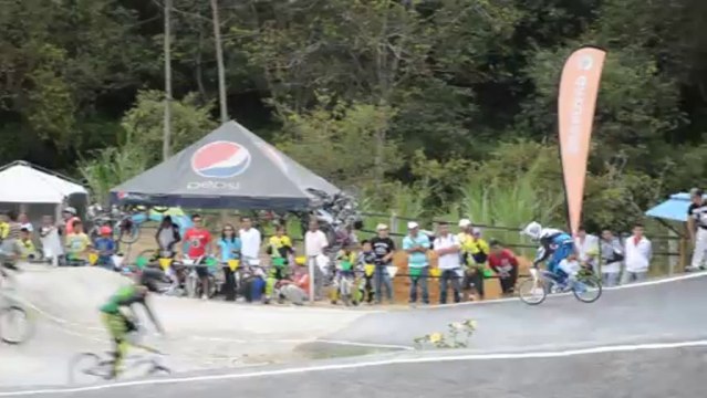 Pilotos a Peru. 8 y 9 Valida Nacional de Bicicross. Timbio, Cauca, Colombia 2013
