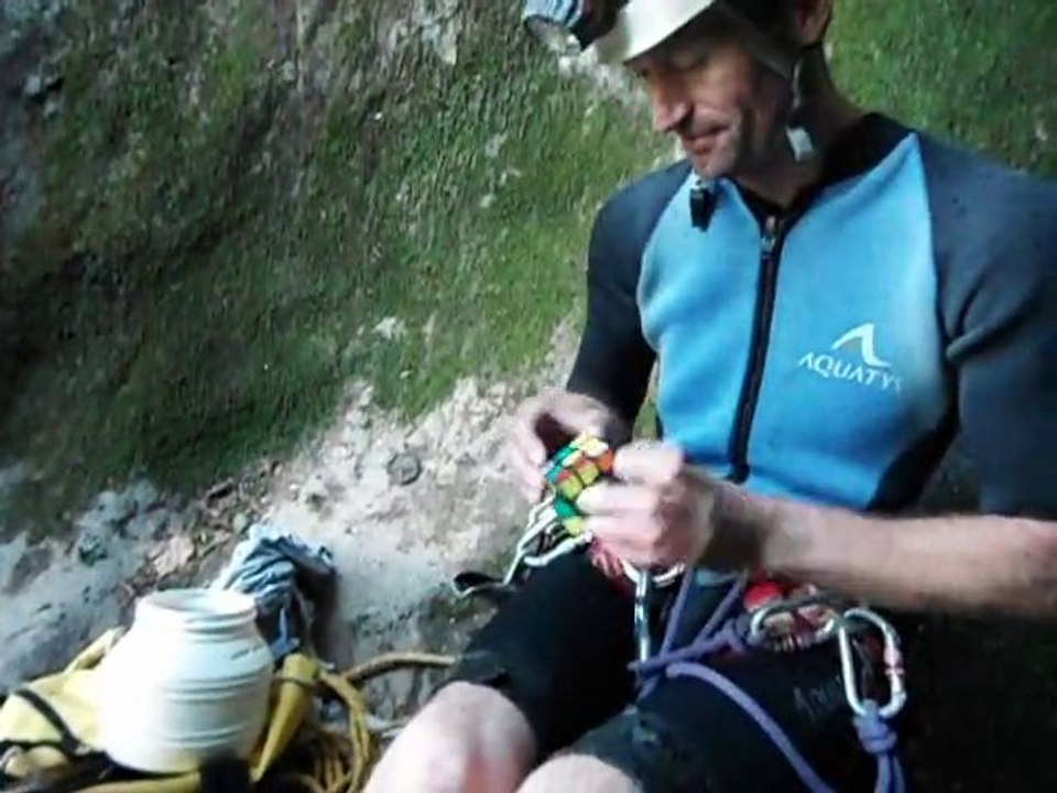 Rubik's cube en 26 secondes dans le canyon de la Belle Inconnue