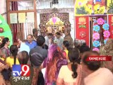 Tv9 Gujarat - Hindola Mahotsav at Swaminarayan temple , Ahmedabad